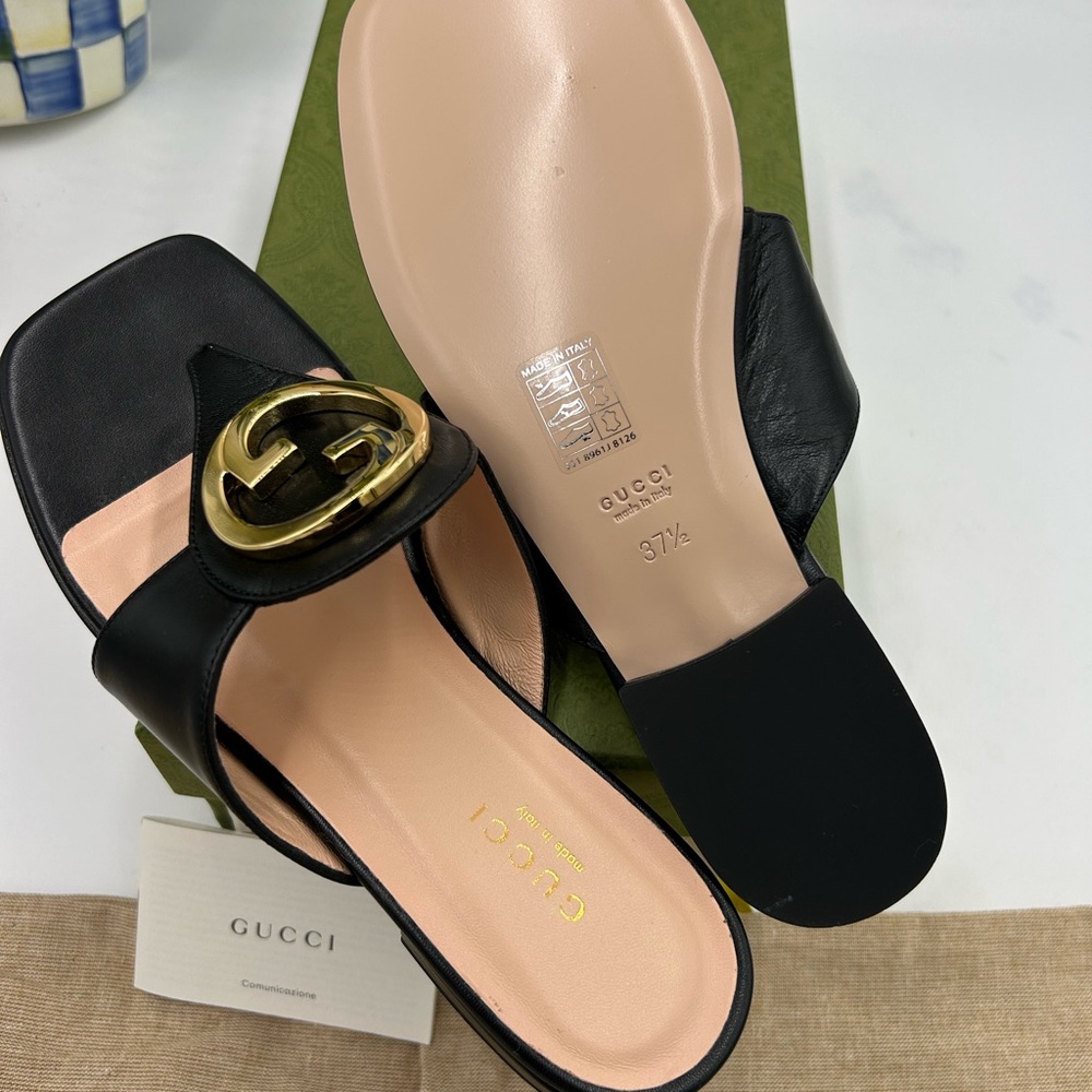 Women's Gucci, blonde  GG Leather thong sandals size 37.5 made in Italy - Picture 9 of 11